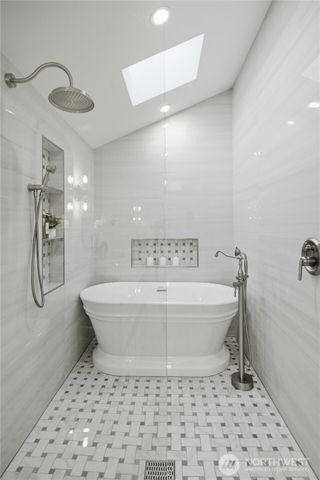 7717 2nd Avenue NE, Seattle, WA 98115