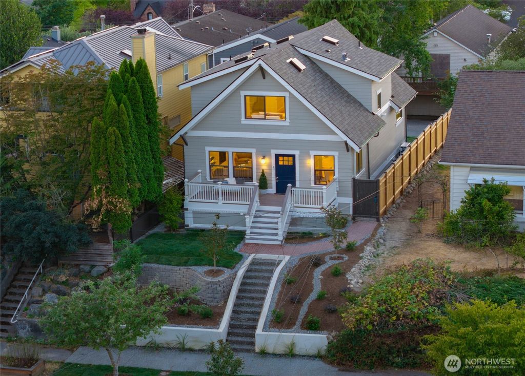 7717 2nd Avenue NE, Seattle, WA 98115