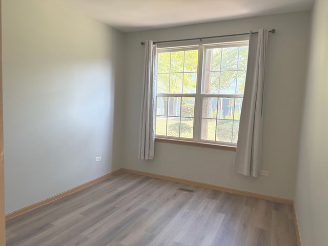 810 Woodewind Drive 810, Naperville, IL 60563