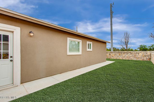 12421 Mahan Street, Clint, TX 79836