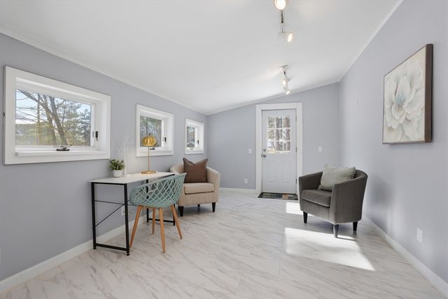 18 Hayward Rd, Acton, MA 01720