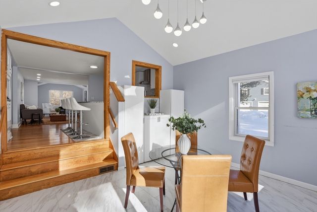 18 Hayward Rd, Acton, MA 01720