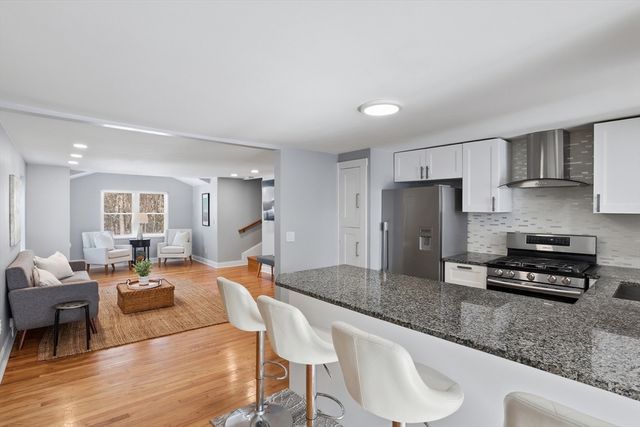 18 Hayward Rd, Acton, MA 01720