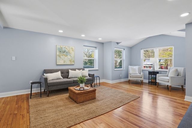 18 Hayward Rd, Acton, MA 01720