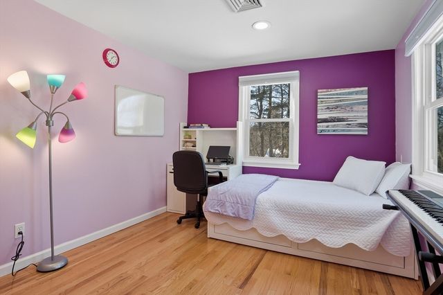 18 Hayward Rd, Acton, MA 01720