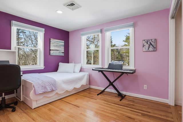 18 Hayward Rd, Acton, MA 01720