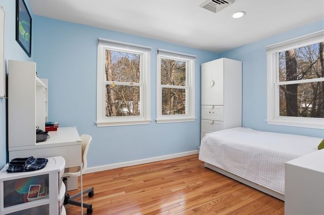 18 Hayward Rd, Acton, MA 01720