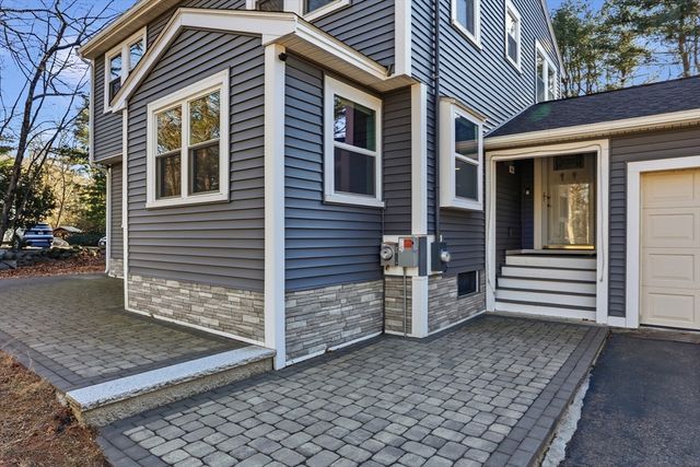 18 Hayward Rd, Acton, MA 01720