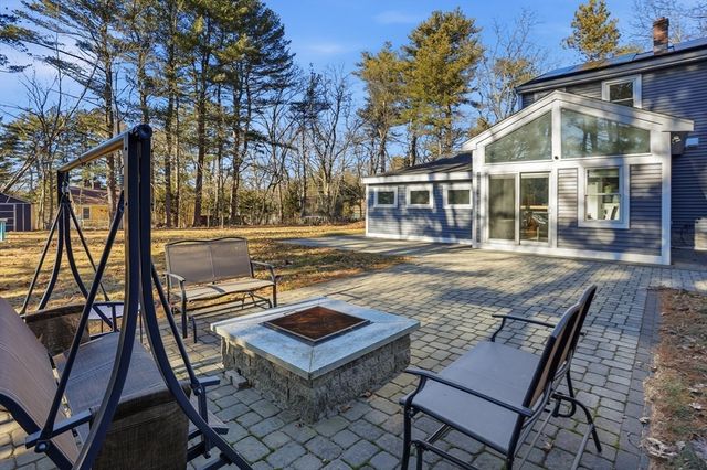 18 Hayward Rd, Acton, MA 01720