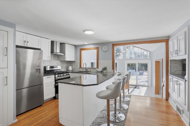 18 Hayward Rd, Acton, MA 01720