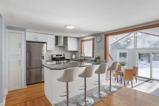 18 Hayward Rd, Acton, MA 01720