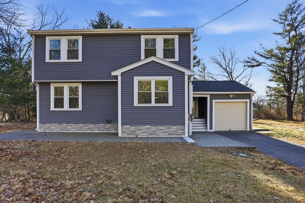 18 Hayward Rd, Acton, MA 01720