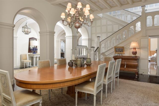 5 Oakledge Road, Bronxville, NY 10708