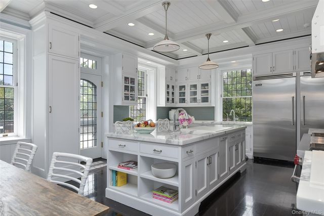 5 Oakledge Road, Bronxville, NY 10708