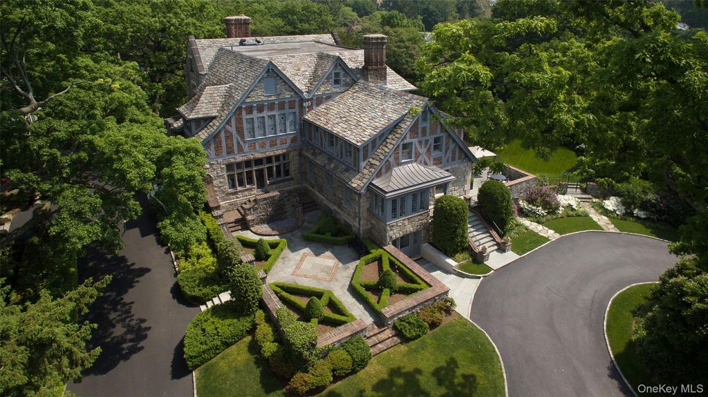 5 Oakledge Road, Bronxville, NY 10708