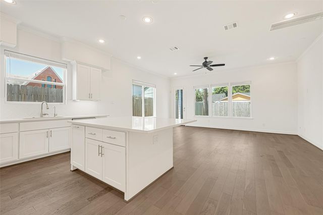 1119 Lawrence Street, Houston, TX 77008