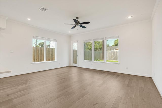 1119 Lawrence Street, Houston, TX 77008