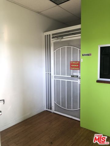 1702 S Hoover Street, Los Angeles, CA 90006