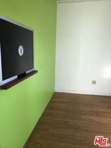 1702 S Hoover Street, Los Angeles, CA 90006