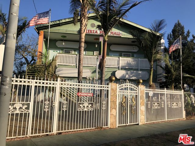 1702 S Hoover Street, Los Angeles, CA 90006