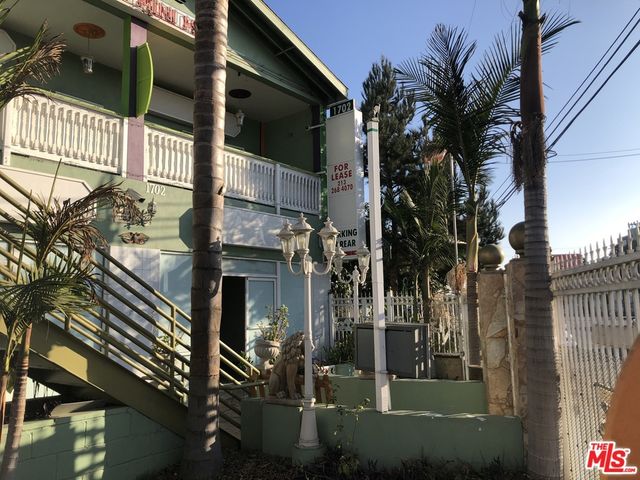 1702 S Hoover Street, Los Angeles, CA 90006