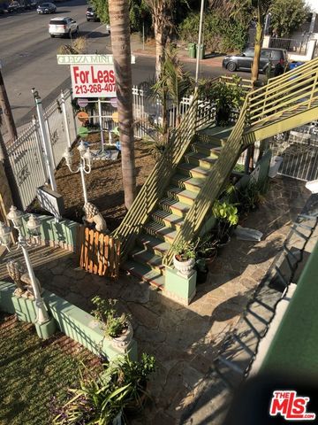 1702 S Hoover Street, Los Angeles, CA 90006