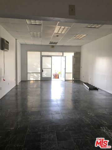 1702 S Hoover Street, Los Angeles, CA 90006