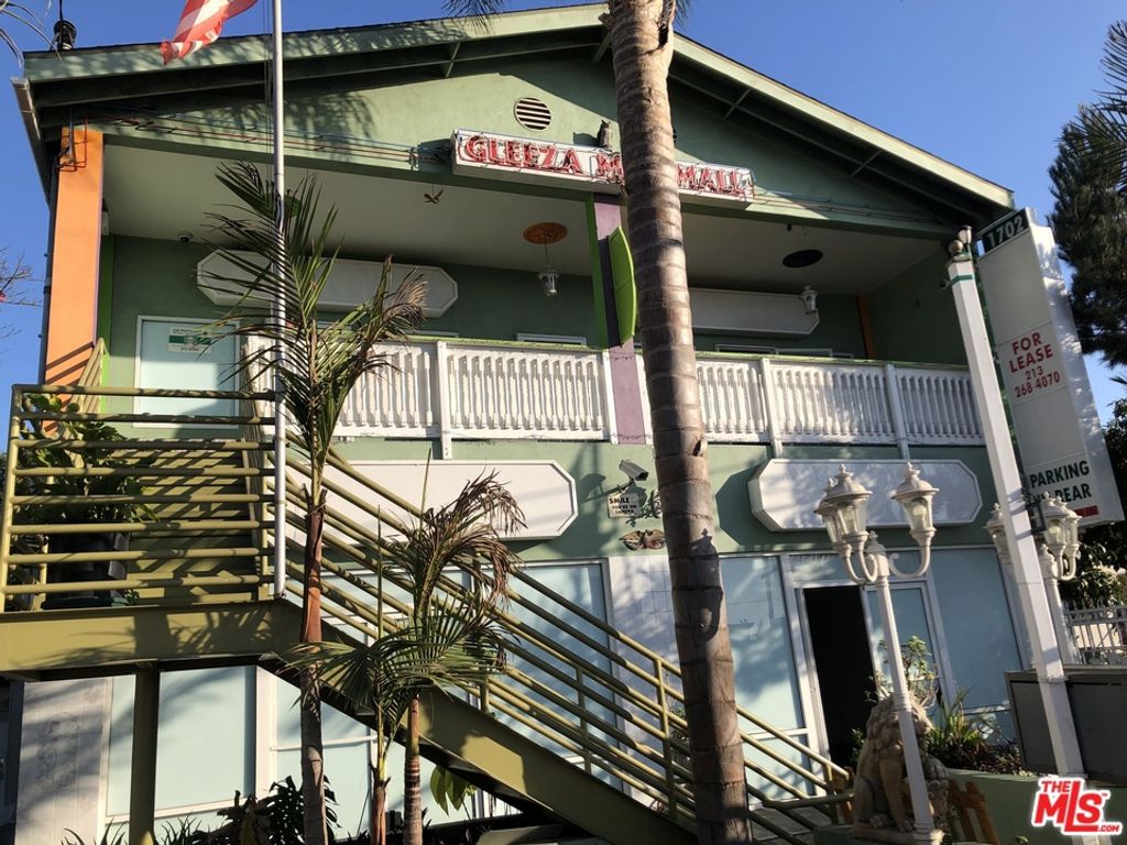 1702 S Hoover Street, Los Angeles, CA 90006