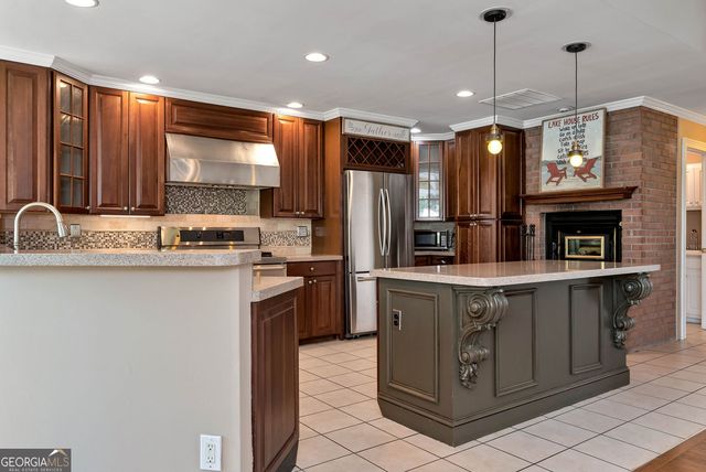 7913 S Barkers Bend Drive, Murrayville, GA 30564