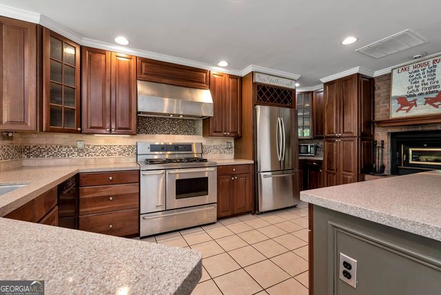 7913 S Barkers Bend Drive, Murrayville, GA 30564
