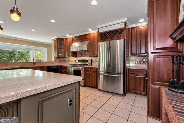 7913 S Barkers Bend Drive, Murrayville, GA 30564