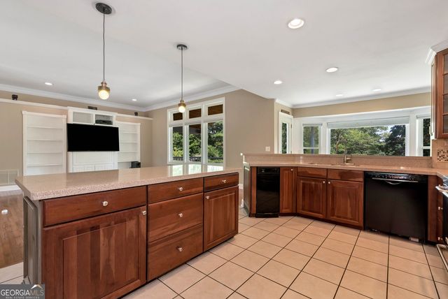 7913 S Barkers Bend Drive, Murrayville, GA 30564