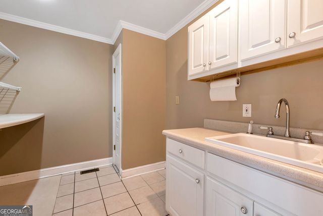 7913 S Barkers Bend Drive, Murrayville, GA 30564