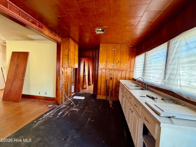 211 West Avenue, Plymouth, NC 27962