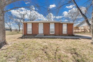 7001 W Newell St, Wichita, KS 67212