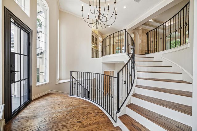 11 Twin Greens Court, Houston, TX 77339