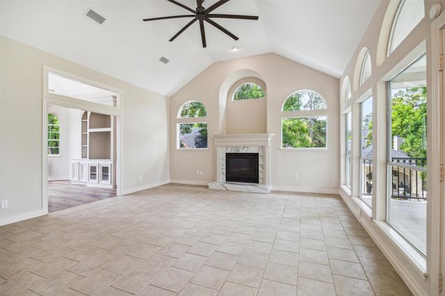 11 Twin Greens Court, Houston, TX 77339