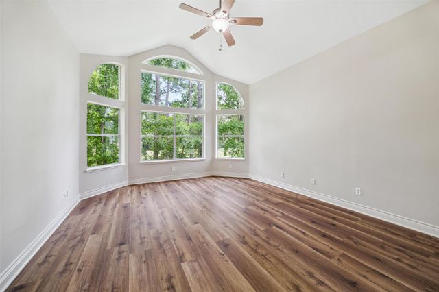 11 Twin Greens Court, Houston, TX 77339