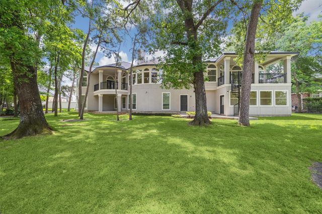 11 Twin Greens Court, Houston, TX 77339