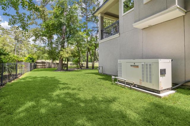 11 Twin Greens Court, Houston, TX 77339