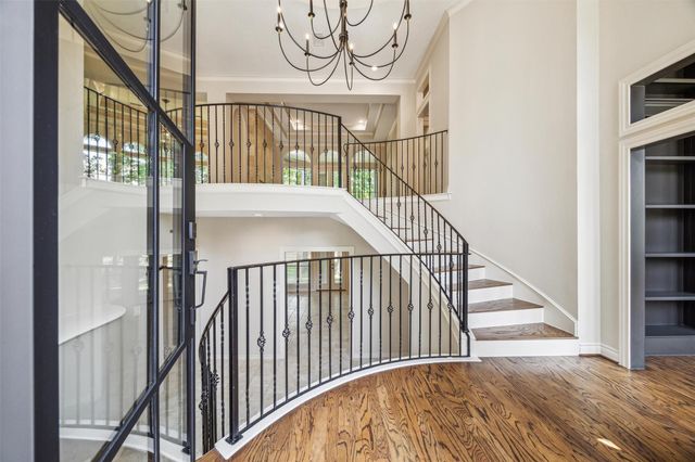 11 Twin Greens Court, Houston, TX 77339