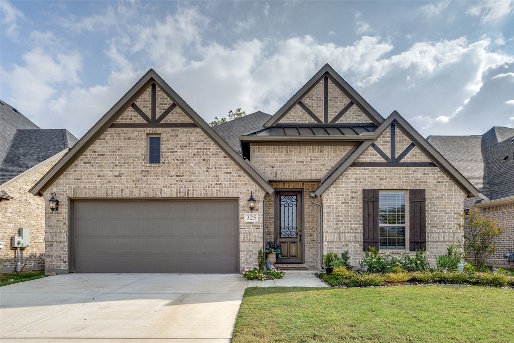 325 Cherbury Grove, Greenville, TX 75401