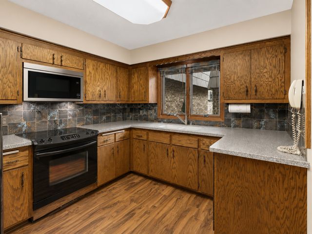10250 Berkshire Road, Bloomington, MN 55437