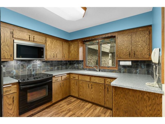 10250 Berkshire Road, Bloomington, MN 55437