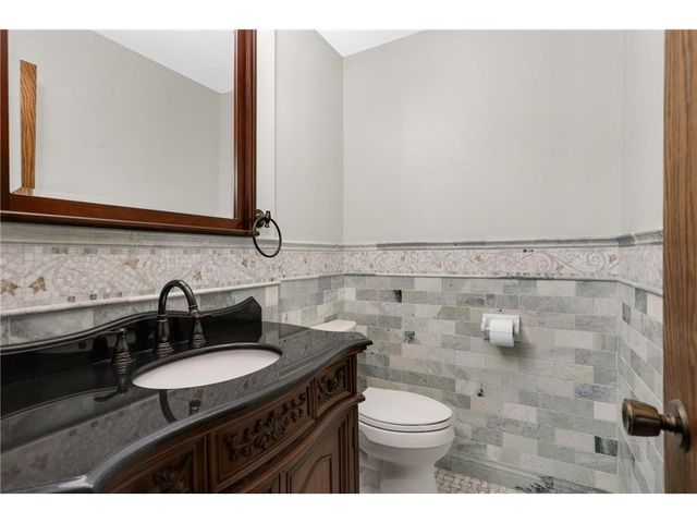 10250 Berkshire Road, Bloomington, MN 55437