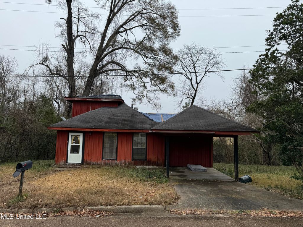 2920 Miller Avenue, Natchez, MS 39120