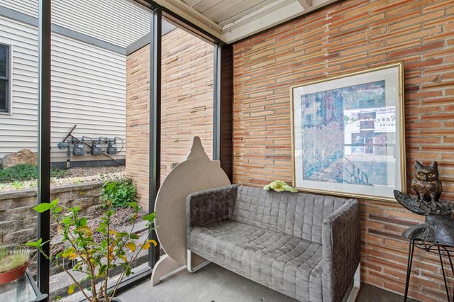 711 Smith Avenue S, Saint Paul, MN 55107