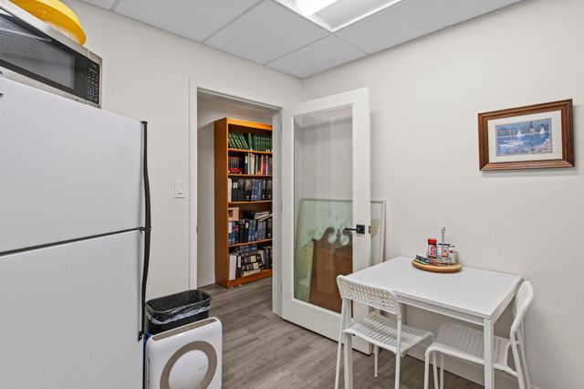 711 Smith Avenue S, Saint Paul, MN 55107