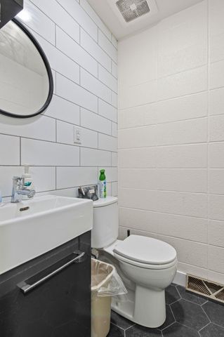 711 Smith Avenue S, Saint Paul, MN 55107