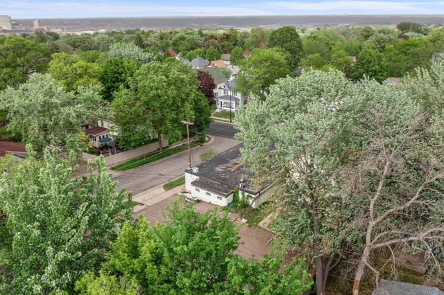 711 Smith Avenue S, Saint Paul, MN 55107